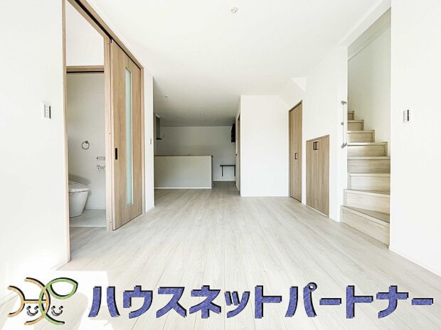 インテリアショップで見掛けた「あの家具」も置ける、ゆったりとした空間。時に広さが上質な寛ぎの時間になる事も。