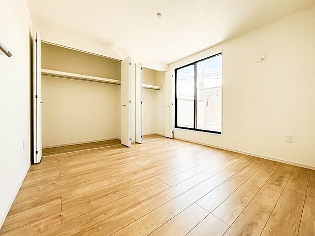 各部屋を最大限に広く使って頂ける様、全居住スペースに収納付。プライベートルームはゆったりと快適に。