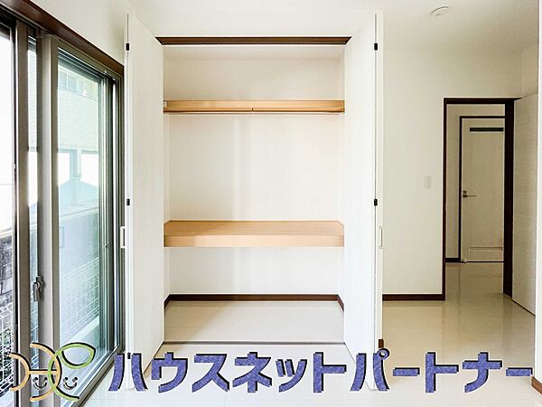 家族の小物って意外と増えていくので、収納が多いと助かります。
