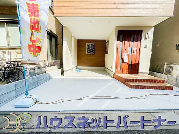 通勤や家族の送迎など、毎日の生活にマイカーが欠かせない方にとって駐車場は大事な条件。敷地内にカースペースがあれば、お出かけやお買い物の際の搬入出もらくらくです。