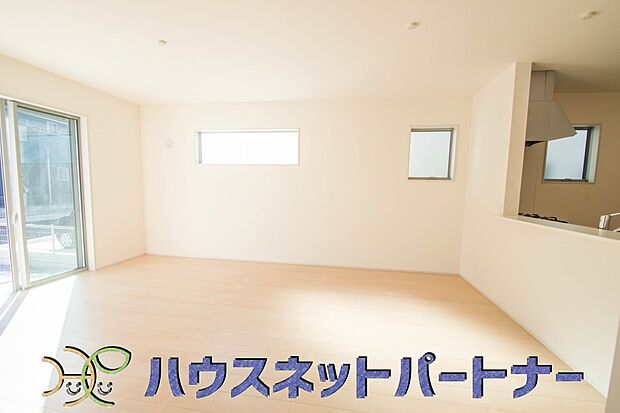 インテリアショップで見掛けた「あの家具」も置ける、ゆったりとした空間。時に広さが上質な寛ぎの時間になる事も。