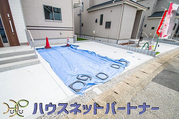 通勤や家族の送迎など、毎日の生活にマイカーが欠かせない方にとって駐車場は大事な条件。敷地内にカースペースがあれば、お出かけやお買い物の際の搬入出もらくらくです。