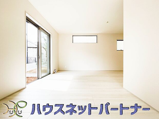 インテリアショップで見掛けた「あの家具」も置ける、ゆったりとした空間。時に広さが上質な寛ぎの時間になる事も。