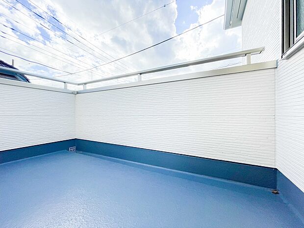 バルコニーから差し込む陽光・通風は、住環境・快適性と共に有り続ける貴重な「財産」です。この新築戸建に住まう事で手に入れるものは、きっと日常にとっても貴重な存在となるはずです。