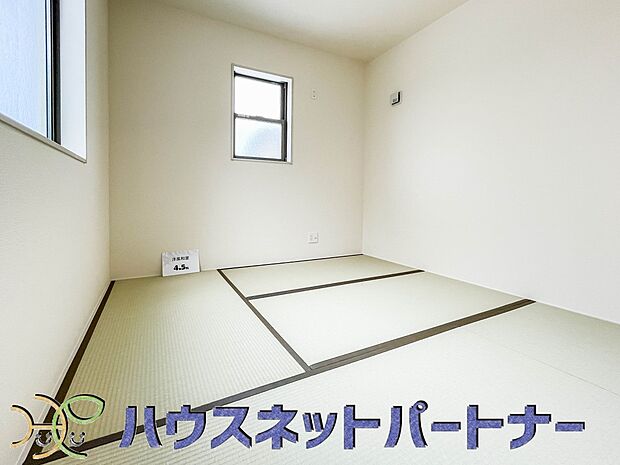 和室を上手に活用すると暮らし方の幅が広がります。例えば普段は開け放して、子供の小さいうちはお昼寝や遊びのスペースに。畳はソフトなので転んでもケガをしにくく安心です。