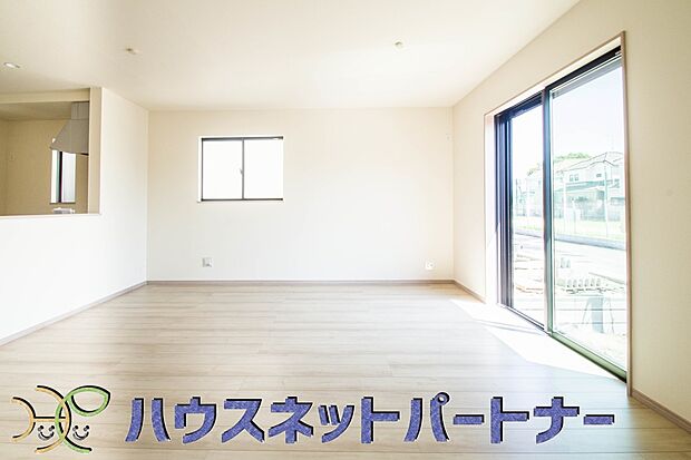 インテリアショップで見掛けた「あの家具」も置ける、ゆったりとした空間。時に広さが上質な寛ぎの時間になる事も。