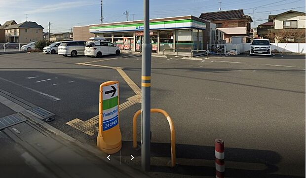 周辺環境-コンビニ(700m)ファミリーマート 春日部米島店