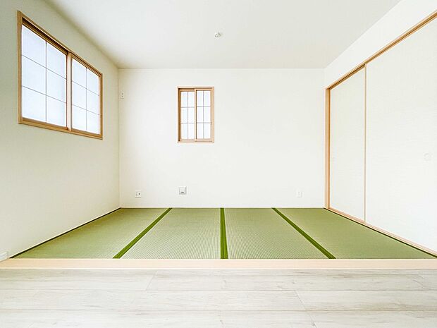 意外と場所をとるアイロンがけや、洗濯物をたたむときにも広々と使うことができ、ちょっと一休みしたい時、すぐに横になれることも魅力ですよね。また、来客時に客間や宿泊部屋として活用できます。