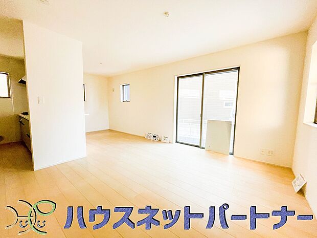 うららかな陽射しがどのお部屋にも降り注ぎますように、快適さを追求した間取設計。得難い立地環境での生活を恵みの豊かな永住の地へと変えてくれます。