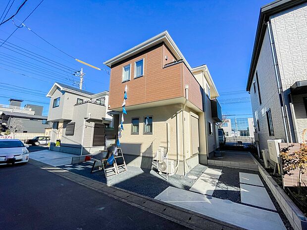 豊かで快適な暮らしを。ここから始まる「日常」はご家族にとってかけがえのない時間となります。少しでも豊かに、快適に。そんな想いから本邸宅は生まれました。