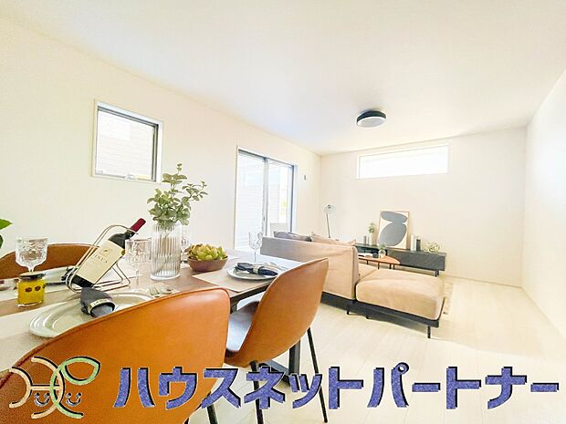 うららかな陽射しがどのお部屋にも降り注ぎますように、快適さを追求した間取設計。得難い立地環境での生活を恵みの豊かな永住の地へと変えてくれます。