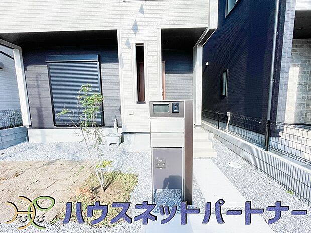 玄関はおうちの顔と言われます。玄関アプローチは、外観デザインの印象を左右します。ご家族の個性を出しながら、素敵な玄関でお客様をお迎えしてください。