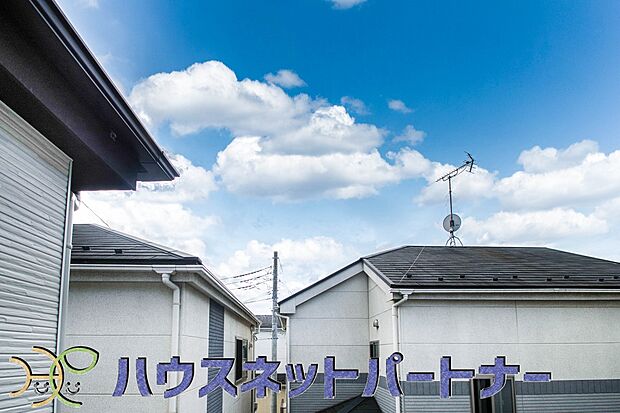 朝の澄んだ空気や、夕方に吹く清々しい風を五感で感じられるバルコニー。住まいの中で屋外にあって、本当の自然を感じられるスペースです。