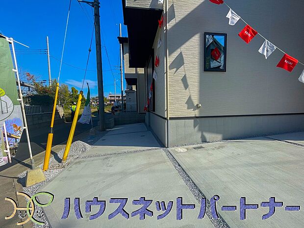 通勤や家族の送迎など、毎日の生活にマイカーが欠かせない方にとって駐車場は大事な条件。敷地内にカースペースがあれば、お出かけやお買い物の際の搬入出もらくらくです。