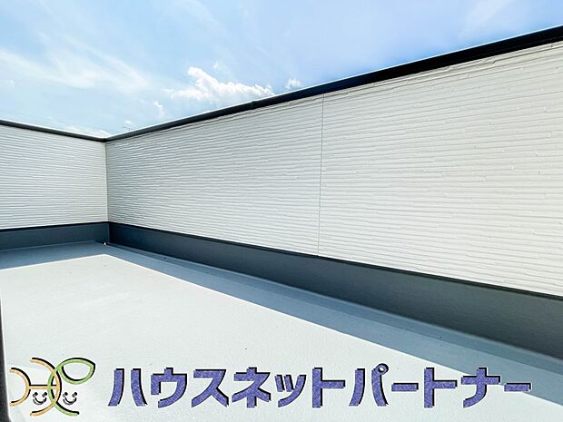 南バルコニーから差し込む陽光・通風は、住環境・快適性と共に有り続ける貴重な「財産」です。この新築戸建に住まう事で手に入れるものは、きっと日常にとっても貴重な存在となるはずです。