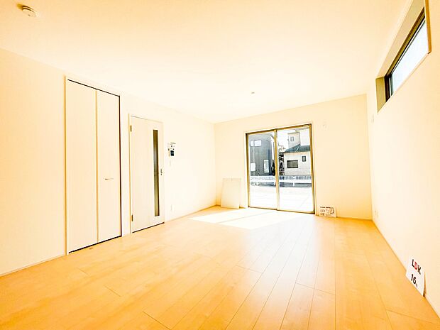 うららかな陽射しがどのお部屋にも降り注ぎますように、快適さを追求した間取設計。得難い立地環境での生活を恵みの豊かな永住の地へと変えてくれます。