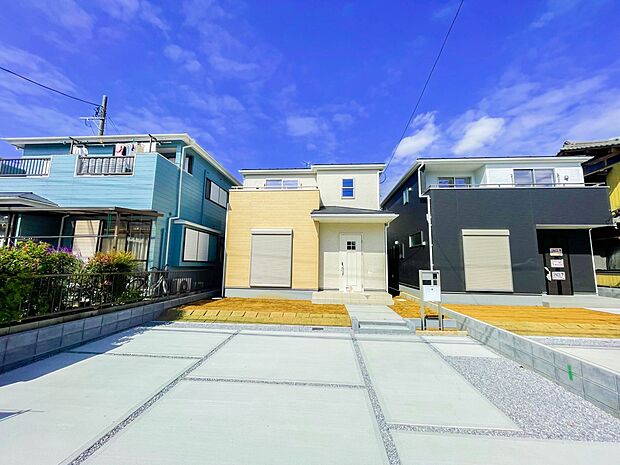 豊かで快適な暮らしを。ここから始まる「日常」はご家族にとってかけがえのない時間となります。少しでも豊かに、快適に。そんな想いから本邸宅は生まれました。