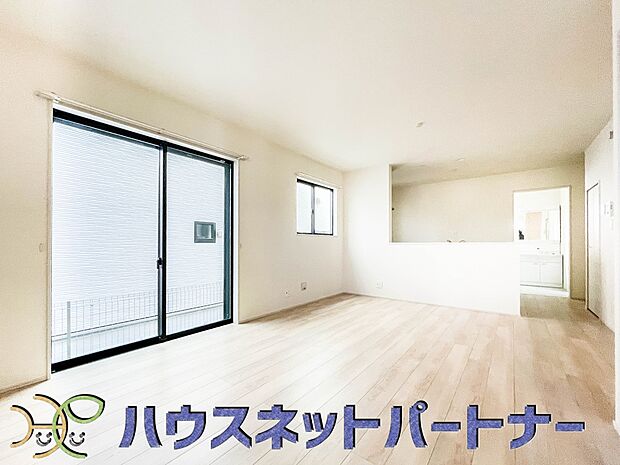 インテリアショップで見掛けた「あの家具」も置ける、ゆったりとした空間。時に広さが上質な寛ぎの時間になる事も。