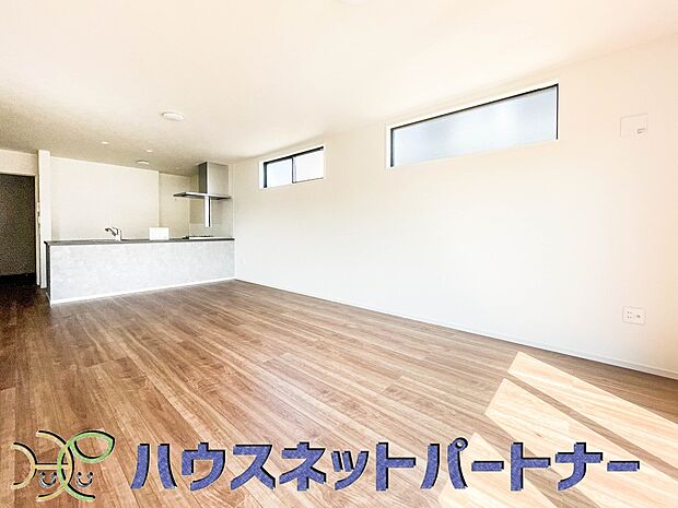 インテリアショップで見掛けた「あの家具」も置ける、ゆったりとした空間。時に広さが上質な寛ぎの時間になる事も。