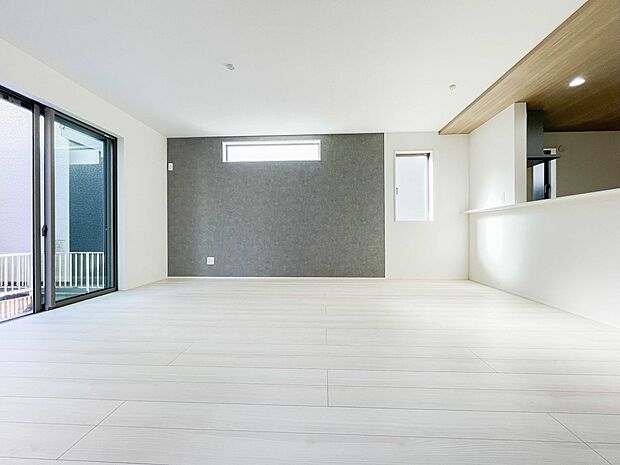 うららかな陽射しがどのお部屋にも降り注ぎますように、快適さを追求した間取設計。得難い立地環境での生活を恵みの豊かな永住の地へと変えてくれます。