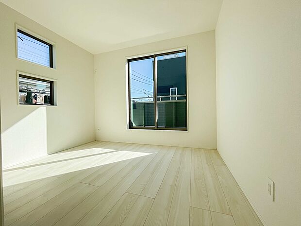 陽光も降り注ぐ明るく開放的な空間が魅力的。