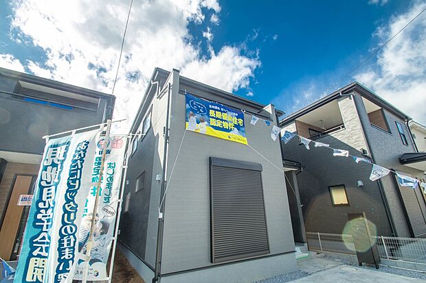 豊かで快適な暮らしを。ここから始まる「日常」はご家族にとってかけがえのない時間となります。少しでも豊かに、快適に。そんな想いから本邸宅は生まれました。