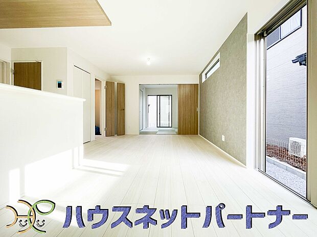 インテリアショップで見掛けた「あの家具」も置ける、ゆったりとした空間。時に広さが上質な寛ぎの時間になる事も。