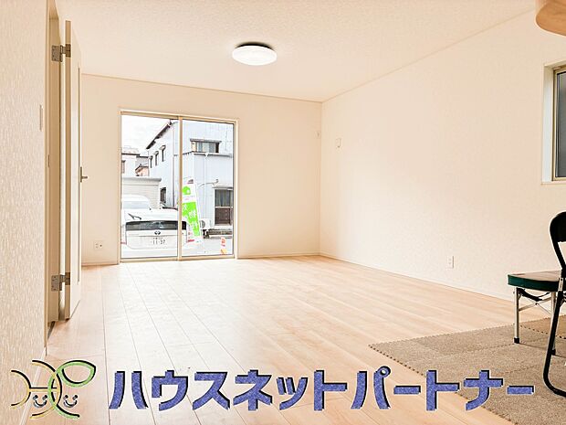 インテリアショップで見掛けた「あの家具」も置ける、ゆったりとした空間。時に広さが上質な寛ぎの時間になる事も。