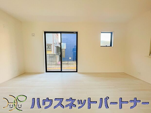 家族の温かさと陽光の暖かさ、楽しい毎日と明るい未来を予感させる「空間が織り成すひとつ先の住み心地」を演出します。