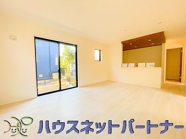 明るく開放的なダイニング。家族とのコミュニケーションが取りやすく、みんなの笑顔が溢れます。