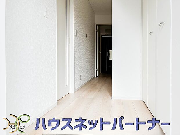 玄関はおうちの顔と言われます。玄関アプローチは、外観デザインの印象を左右します。ご家族の個性を出しながら、素敵な玄関でお客様をお迎えしてください。