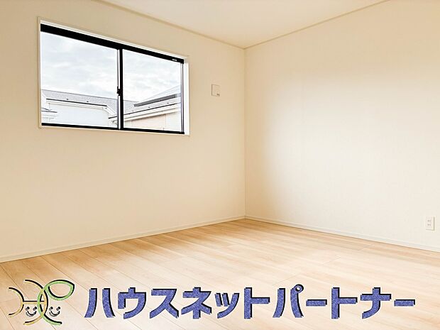 陽射しがぽかぽかと差し込むお部屋は湿気やカビの心配も減るので快適に過ごせます。