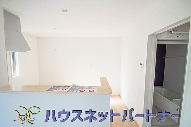 リビングダイニングに目が届くので、料理をしながら家族との会話もはずみそう。