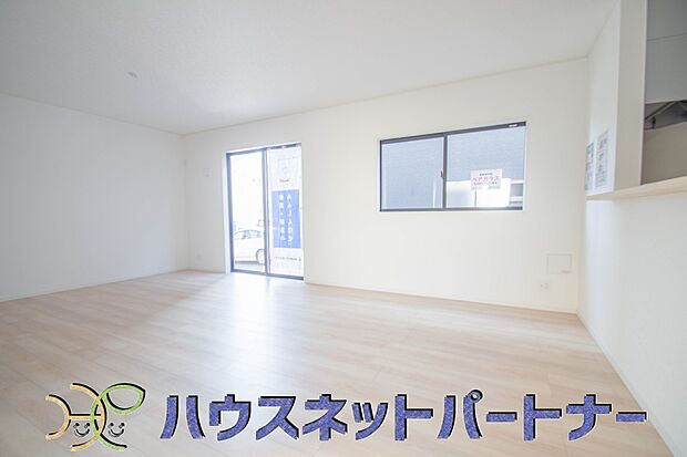 うららかな陽射しがどのお部屋にも降り注ぎますように、快適さを追求した間取設計。得難い立地環境での生活を恵みの豊かな永住の地へと変えてくれます。