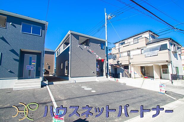 駐車場がある戸建を持つ最大のメリットは、駐車場代金を支払い続ける必要がないことです。賃貸住宅に住んでいる方が、戸建の購入を考えるきっかけに挙げることが多いようです。