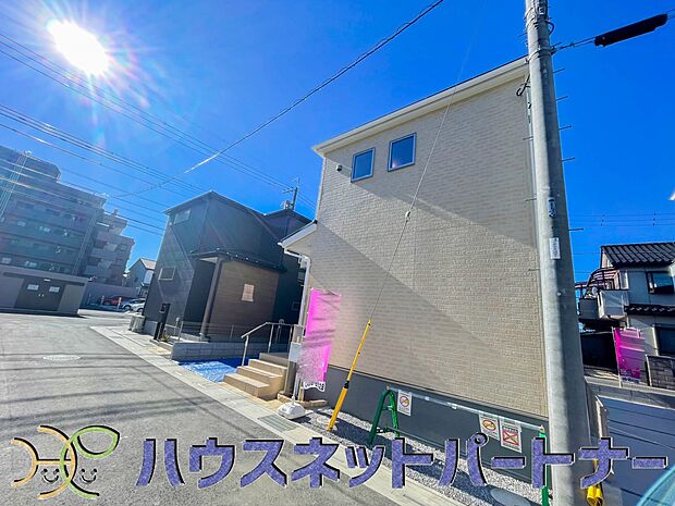 太陽に愛された邸は、陽当り・通風に優れた魅力的で快適さを追求した新築戸建でした。ここに住むからこそ意味がある。そんな特別感に浸りながら、毎日をお過ごしして欲しいです。