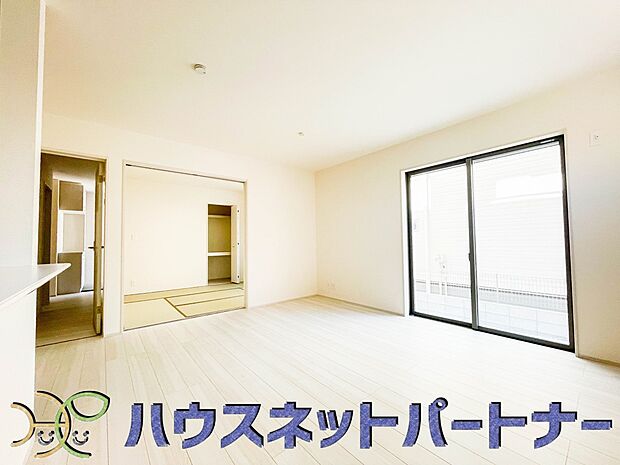 うららかな陽射しがどのお部屋にも降り注ぎますように、快適さを追求した間取設計。得難い立地環境での生活を恵みの豊かな永住の地へと変えてくれます。