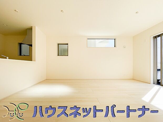 インテリアショップで見掛けた「あの家具」も置ける、ゆったりとした空間。時に広さが上質な寛ぎの時間になる事も。