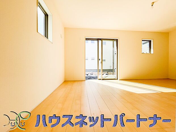 陽だまりのある光彩豊かなリビングは、何よりも快適で心休まる時間を過ごせます。