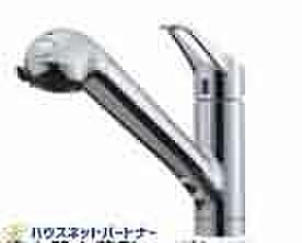 蛇口の先端に浄水器を内蔵。業界初の浄水シャワーが使える毎分4リットルのたっぷり浄水。自動クリーニングでカードリッジはいつもキレイ。また、浄水器ごとホースを引きだせます。