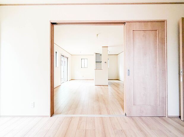 流行に左右されず、将来にわたって価値が継続する「上質」な佇まい。おしゃれな雰囲気や自然の潤い、親しみやすさといった個性を、街に新たな価値をもたらし続ける。 