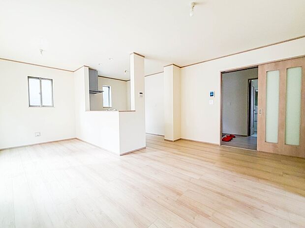 インテリアショップで見掛けた「あの家具」も置ける、ゆったりとした空間。時に広さが上質な寛ぎの時間になる事も。