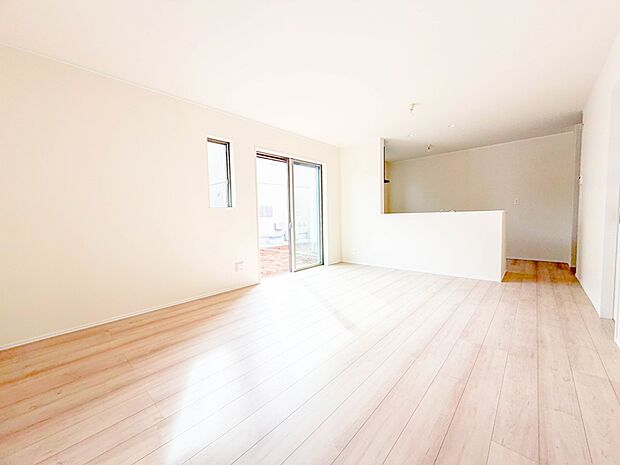 家族の温かさと陽光の暖かさ、楽しい毎日と明るい未来を予感させる「空間が織り成すひとつ先の住み心地」を演出します。