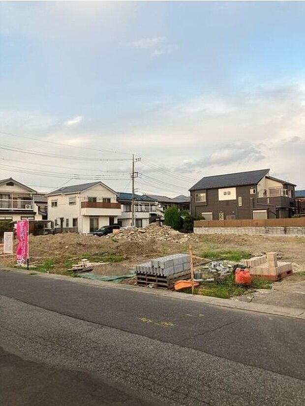 豊かで快適な暮らしを。ここから始まる「日常」はご家族にとってかけがえのない時間となります。少しでも豊かに、快適に。そんな想いから本邸宅は生まれました。