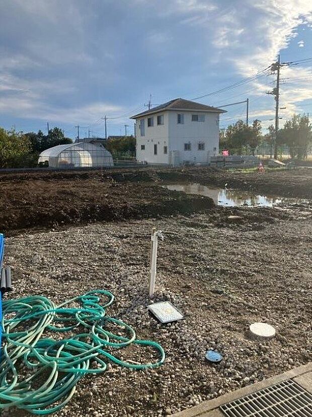 開放的な立地、隣地との空間周辺建物も綺麗で住みやすい