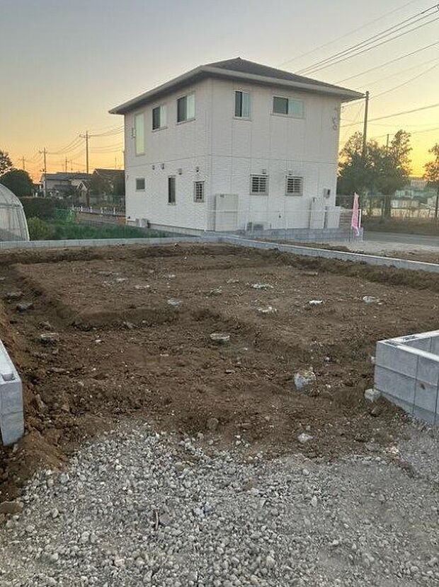 開放的な立地、隣地との空間周辺建物も綺麗で住みやすい