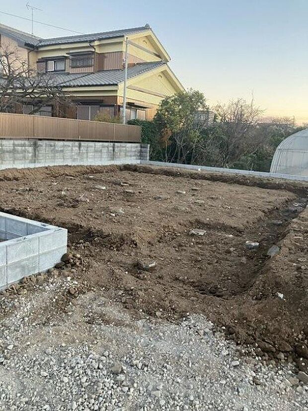 豊かで快適な暮らしを。ここから始まる「日常」はご家族にとってかけがえのない時間となります。少しでも豊かに、快適に。そんな想いから本邸宅は生まれました。