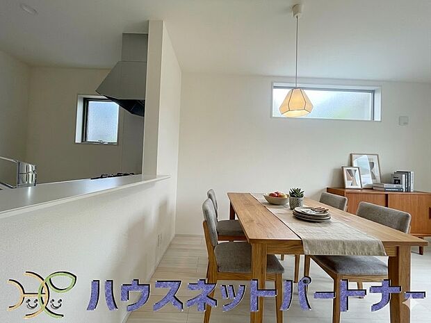 明るく開放的なダイニング。※画像はイメージです
