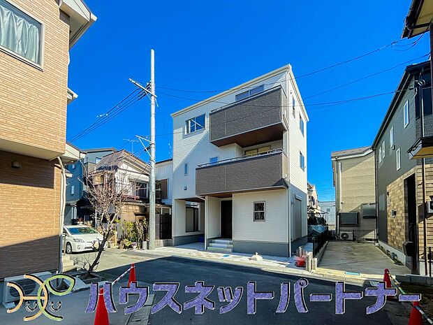 前面道路の日当たりの良い明るいお家。