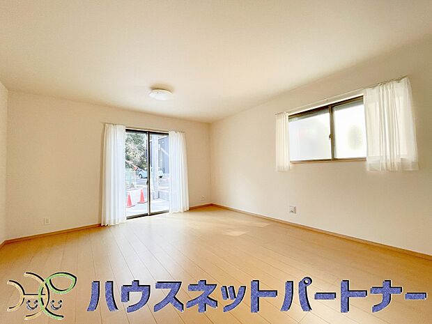 うららかな陽射しがどのお部屋にも降り注ぎますように、快適さを追求した間取設計。得難い立地環境での生活を恵みの豊かな永住の地へと変えてくれます。